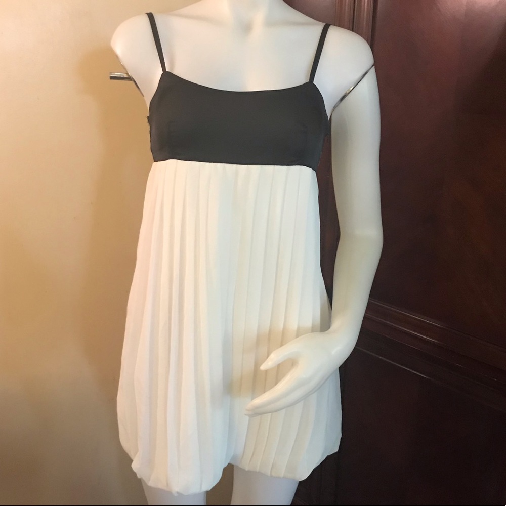 🆕 Oxford Circus Wht/Blk Sleeveless Mini Dress-Sm
